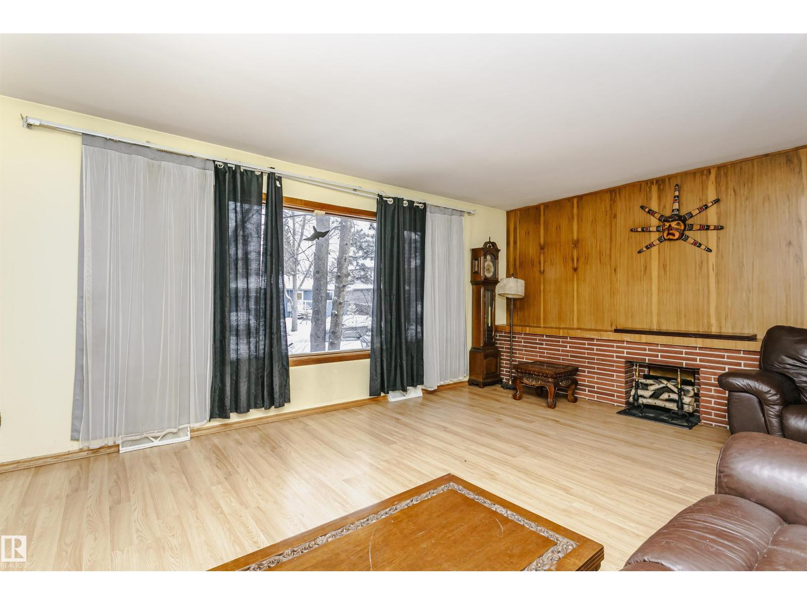 Additional image 4 of 10819 54 Avenue NW, Edmonton, AB, T6H0T8