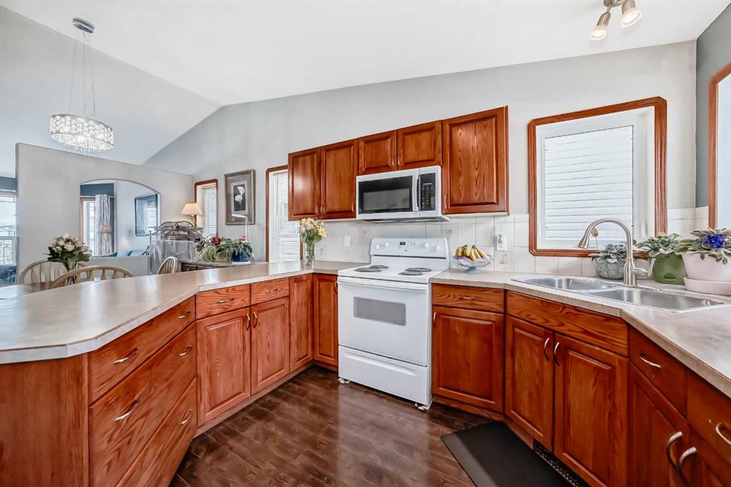 Additional image 4 of 35 Dentoom Close, Red Deer, AB, T4R 3H6
