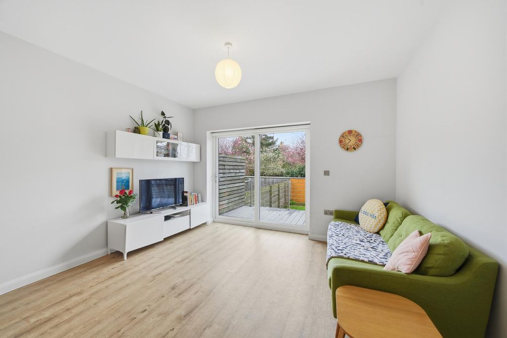 Additional image 4 of 3 bed terraced house for saleGrenville Drive, West Bridgford NG2