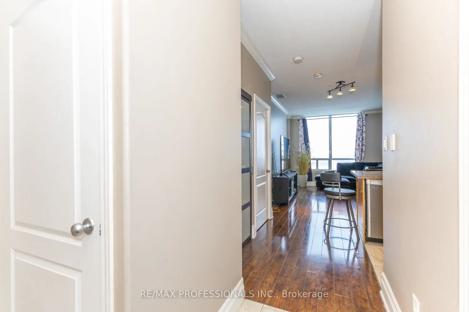 Additional image 10 of 2772 Keele Street 1004