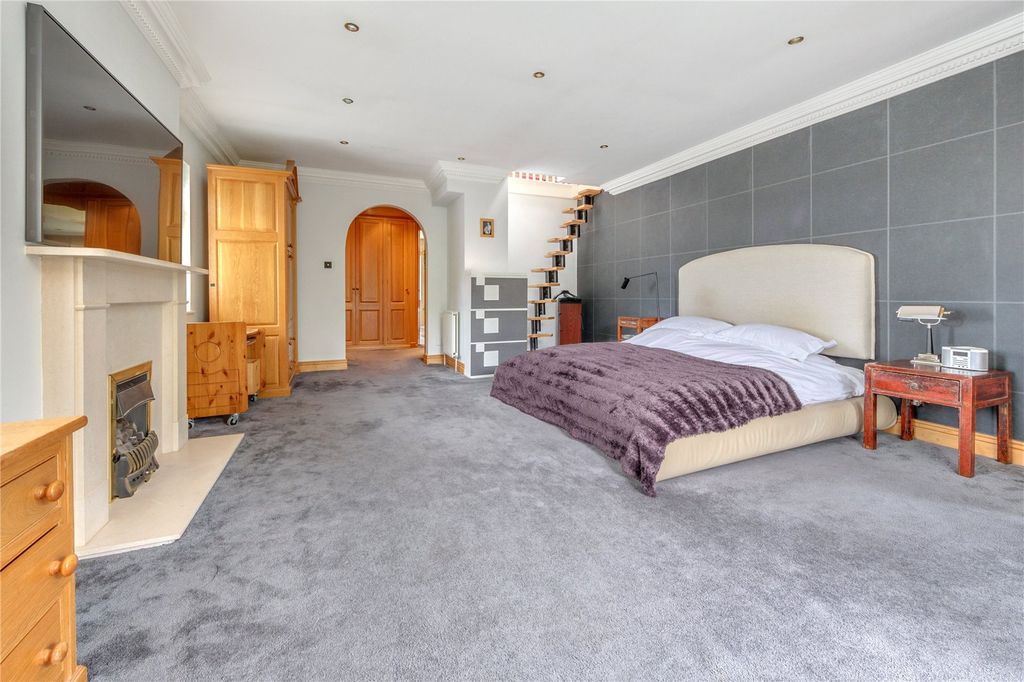 Additional image 15 of 7 bed detached house for saleThe Leys, Loom Lane, Radlett, Hertfordshire WD7