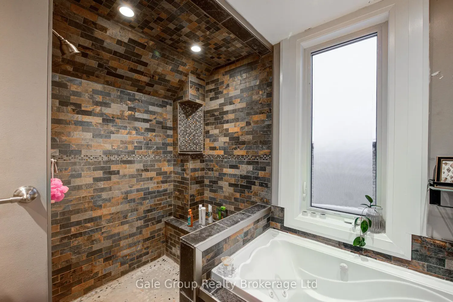 Additional image 8 of 83 Oxford Street