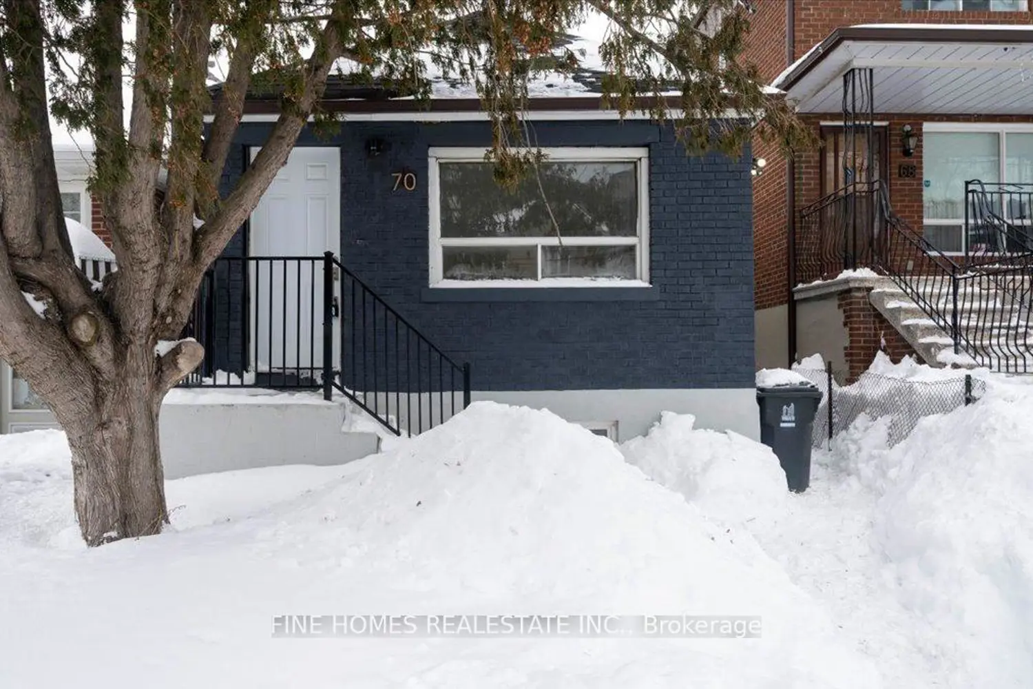 70 Dunraven Drive