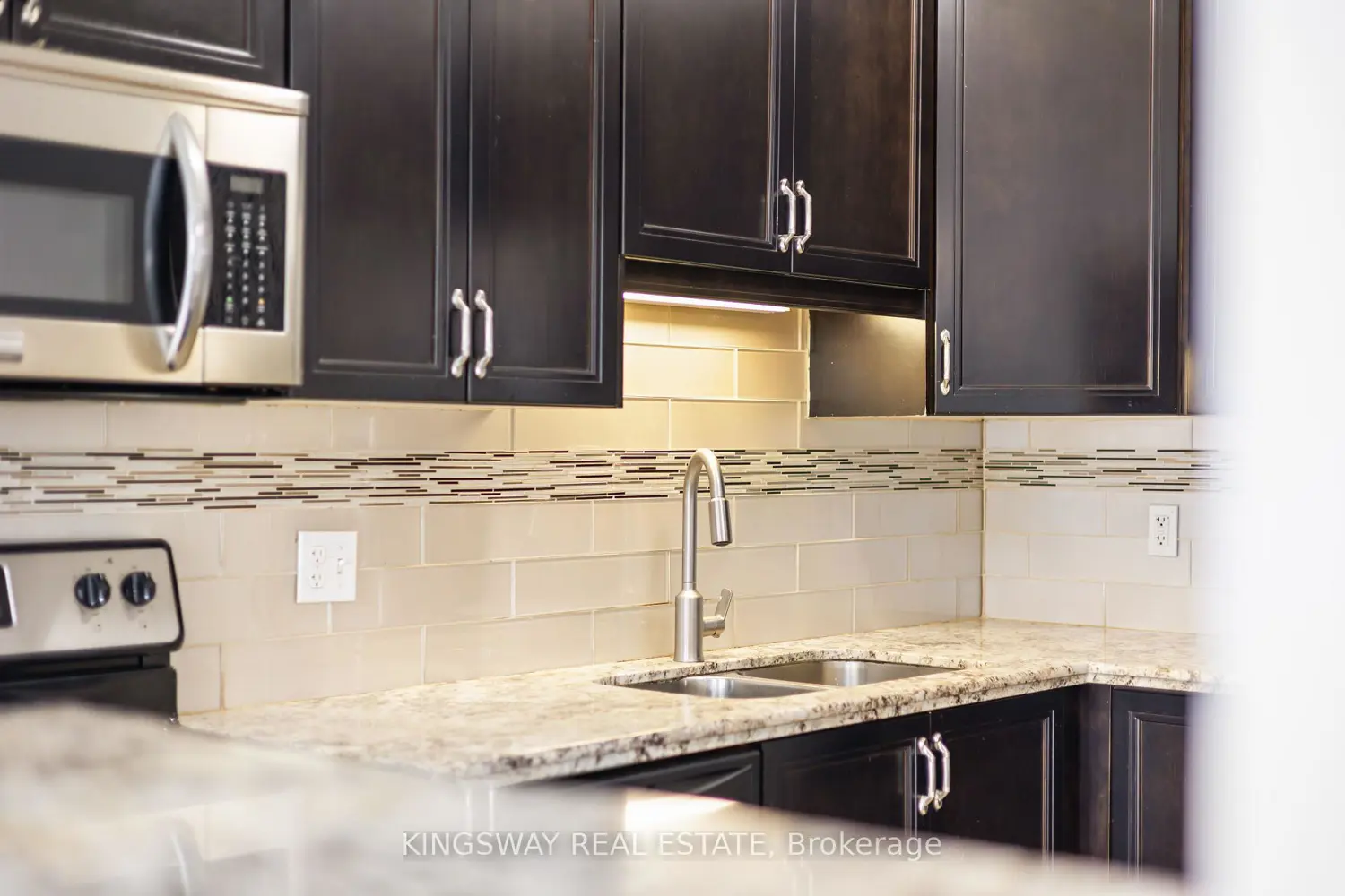 Additional image 13 of 11 Marina Point Crescent