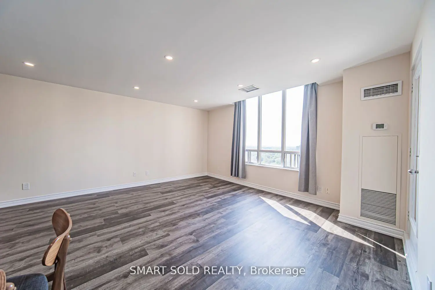 Additional image 5 of 256 Doris Avenue Ph210