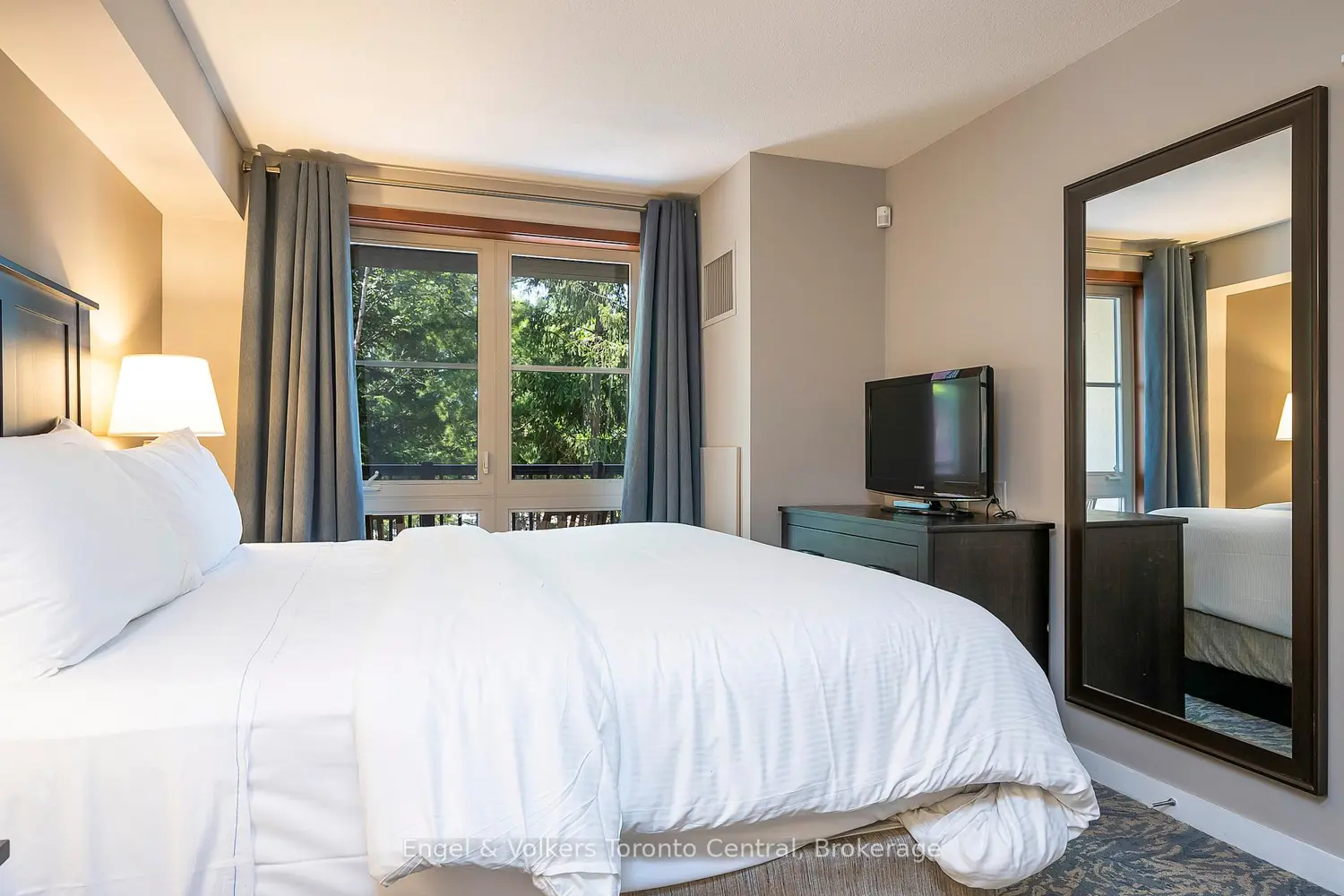 Additional image 13 of 156 Jozo Weider Boulevard 241