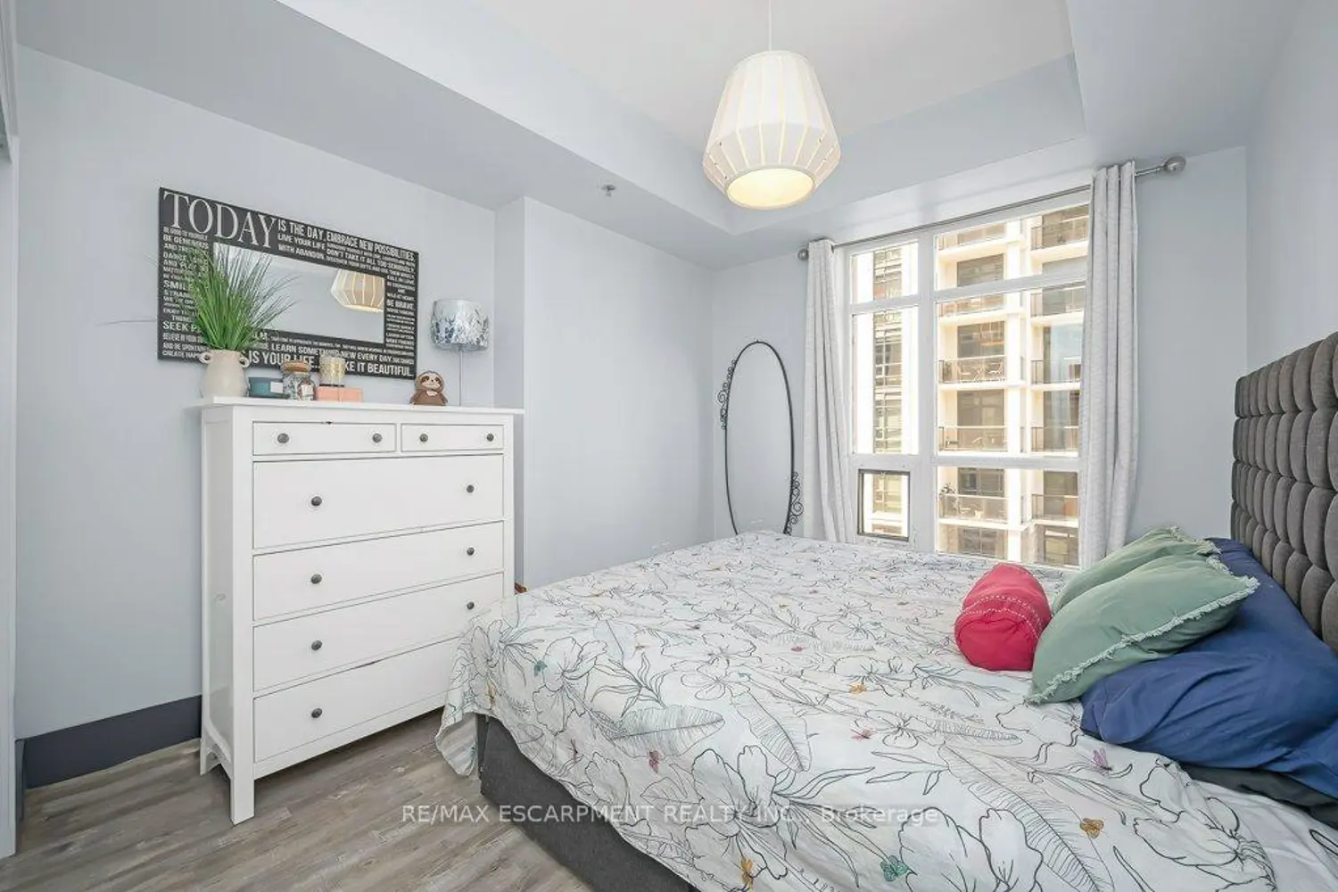 Additional image 10 of 90 Charlton Avenue 302