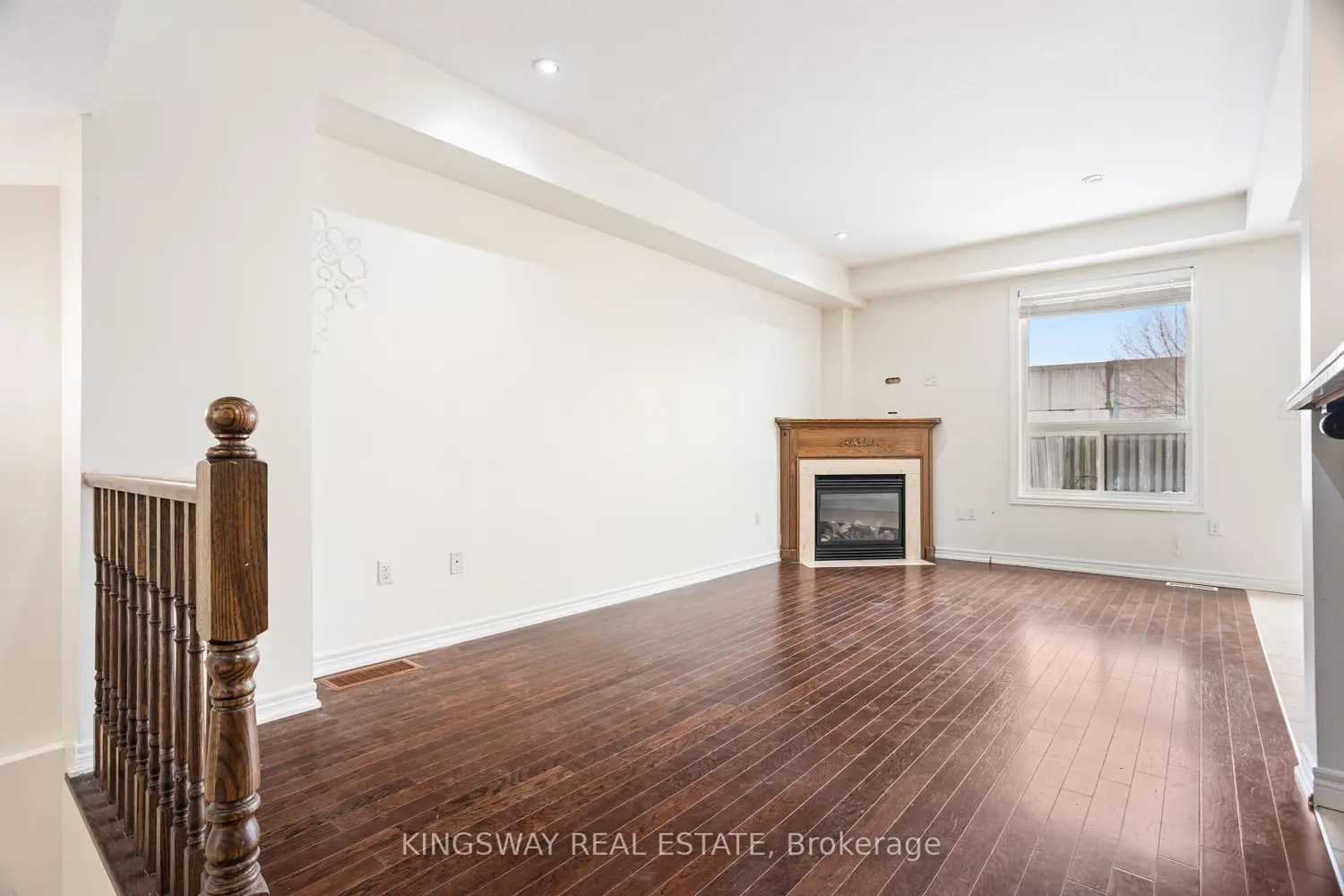 Additional image 7 of 11 Marina Point Crescent