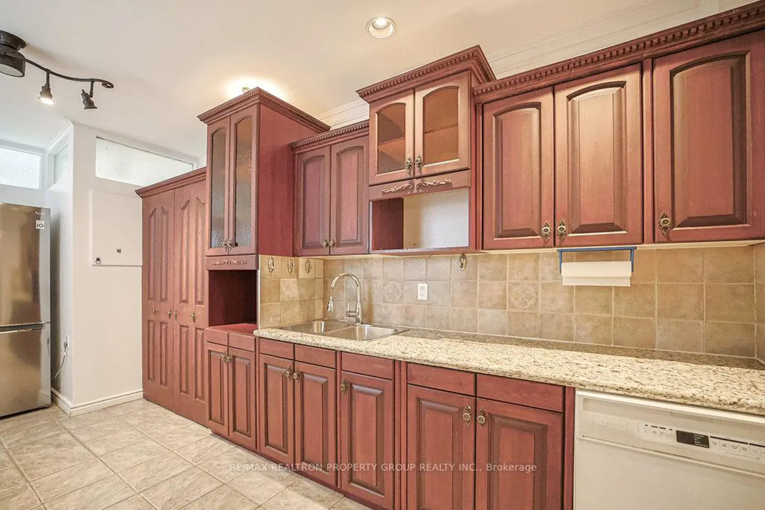 Additional image 6 of 141 Gerrard Street