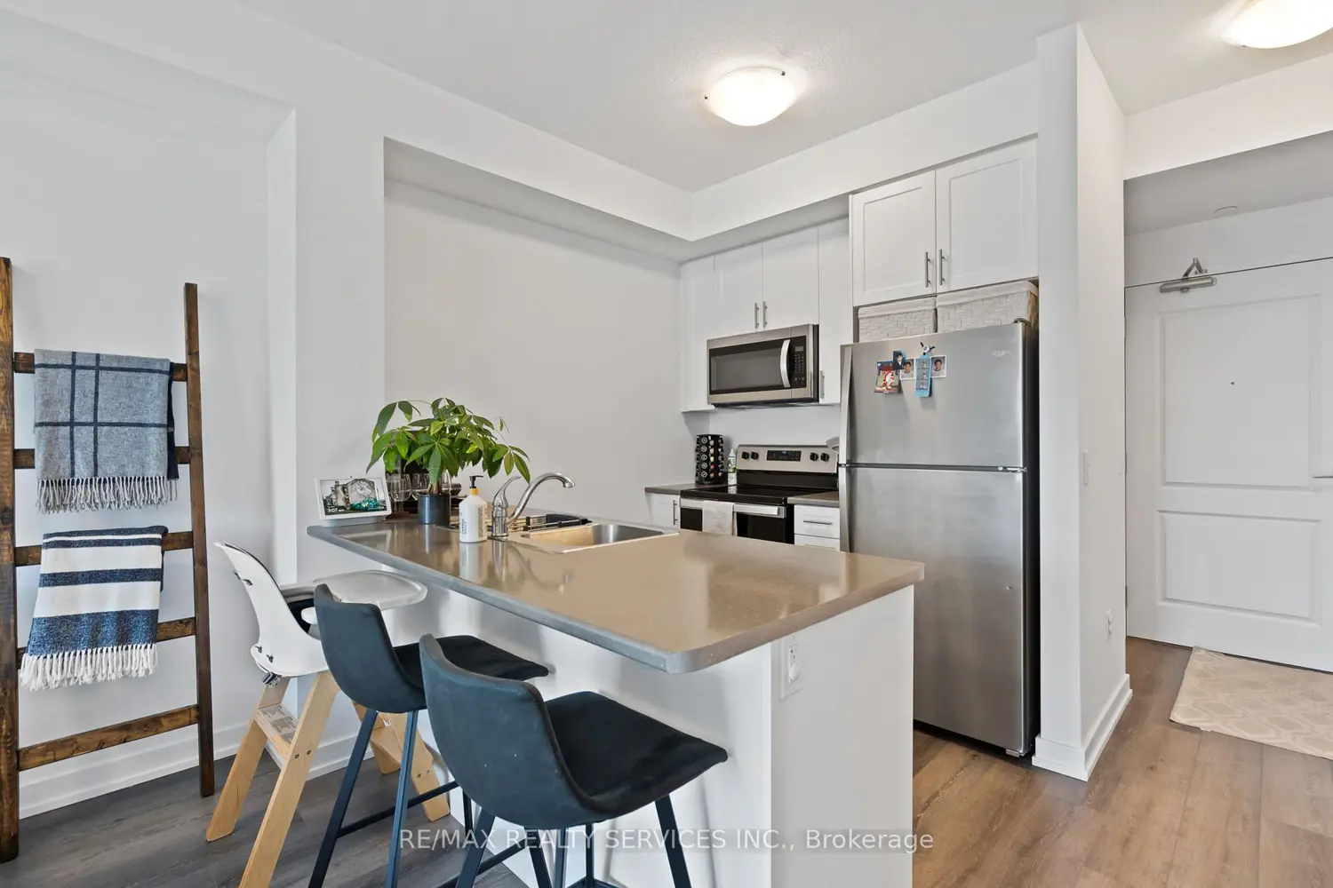 Additional image 2 of 5055 Greenlane Road 222