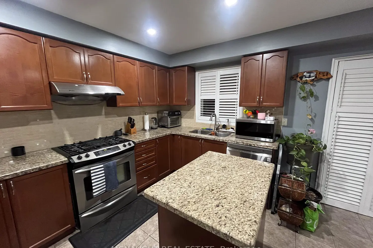 Additional image 12 of 117 Crown Victoria Drive