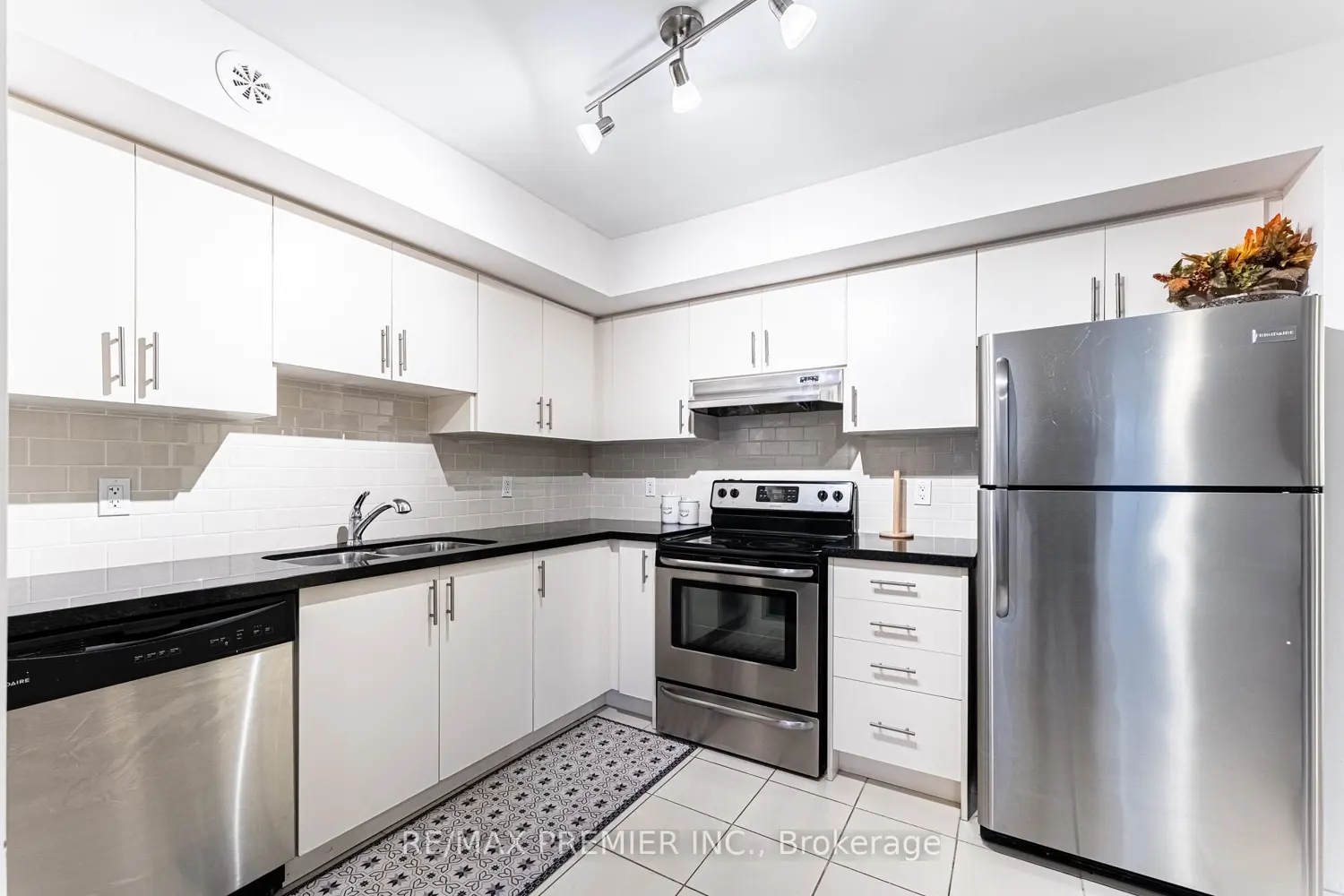 26 Bruce Street B02 photo 5