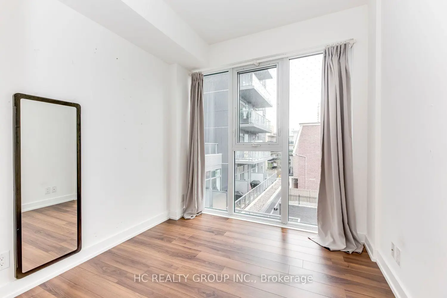 Additional image 12 of 6 Parkwood Avenue 302