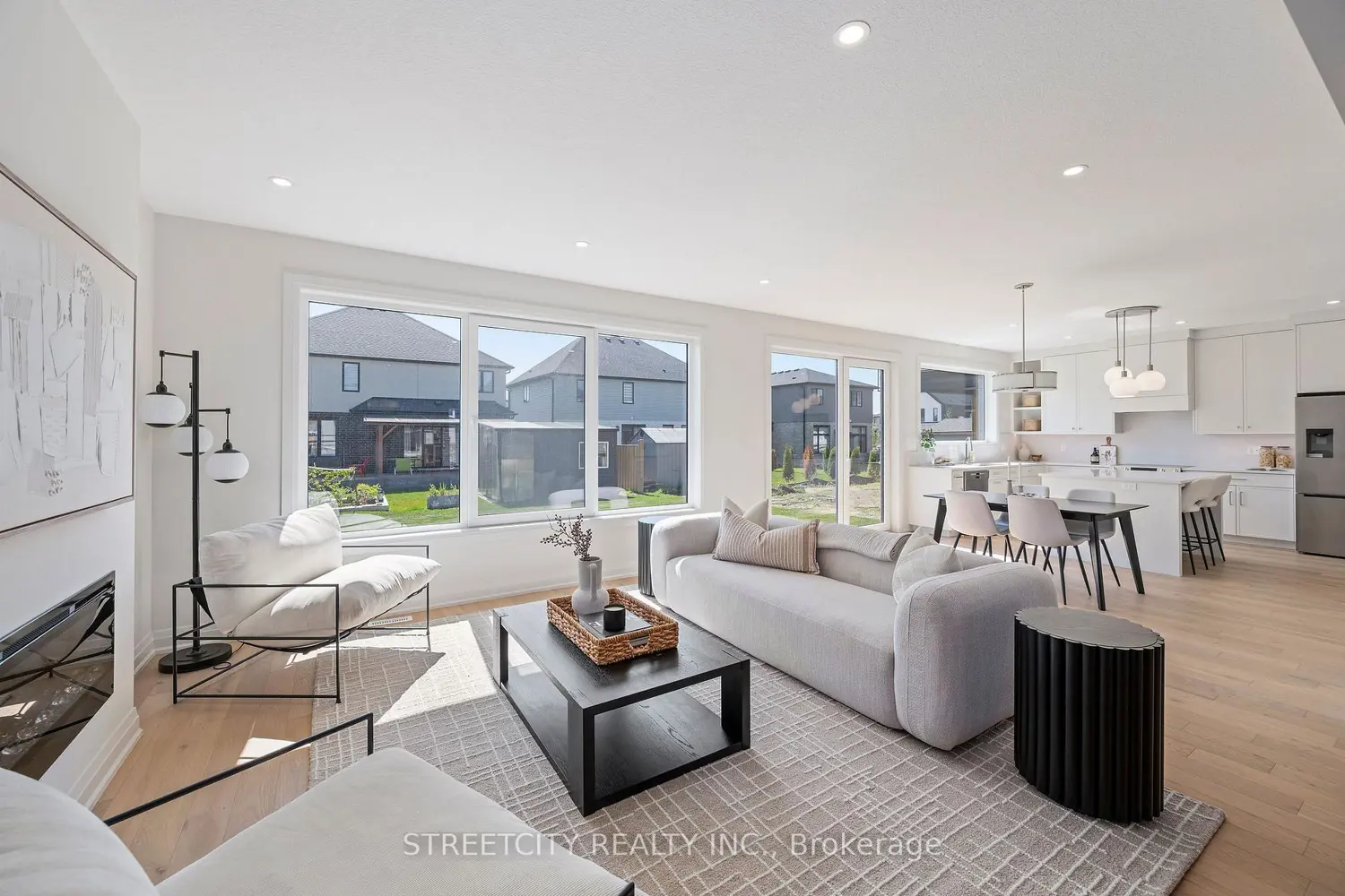 337 Manhattan Drive photo 3
