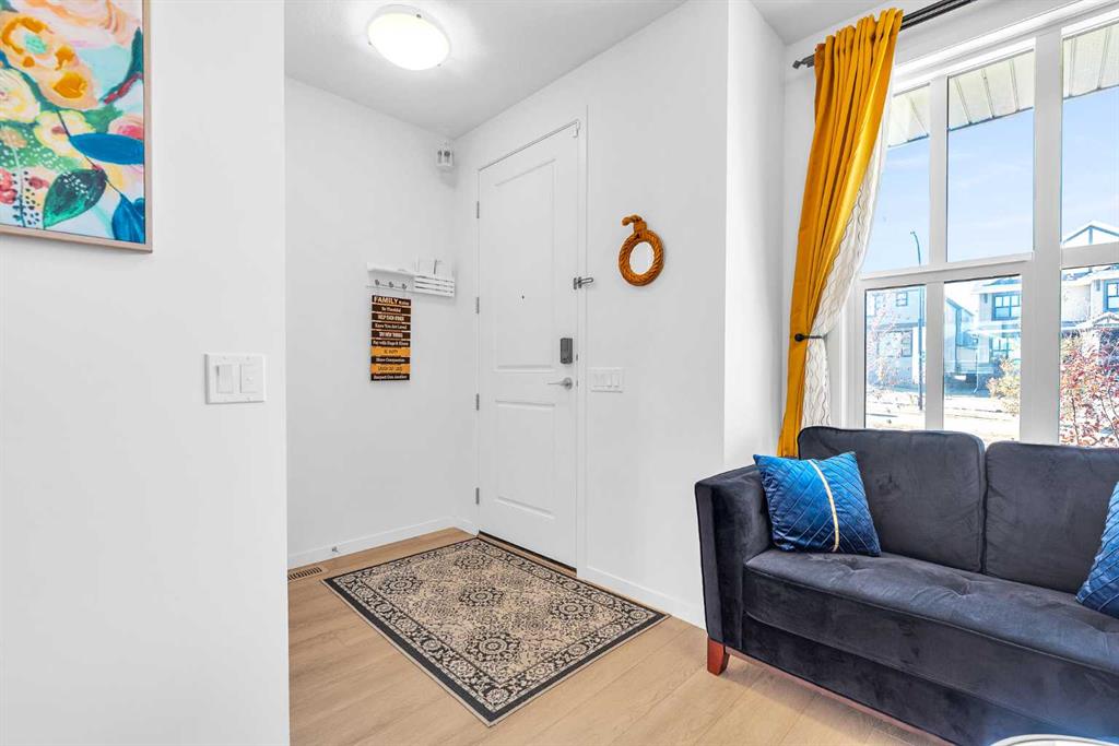 Additional image 3 of 52 Edith Gate NW, Calgary, AB, T3A 1Z2