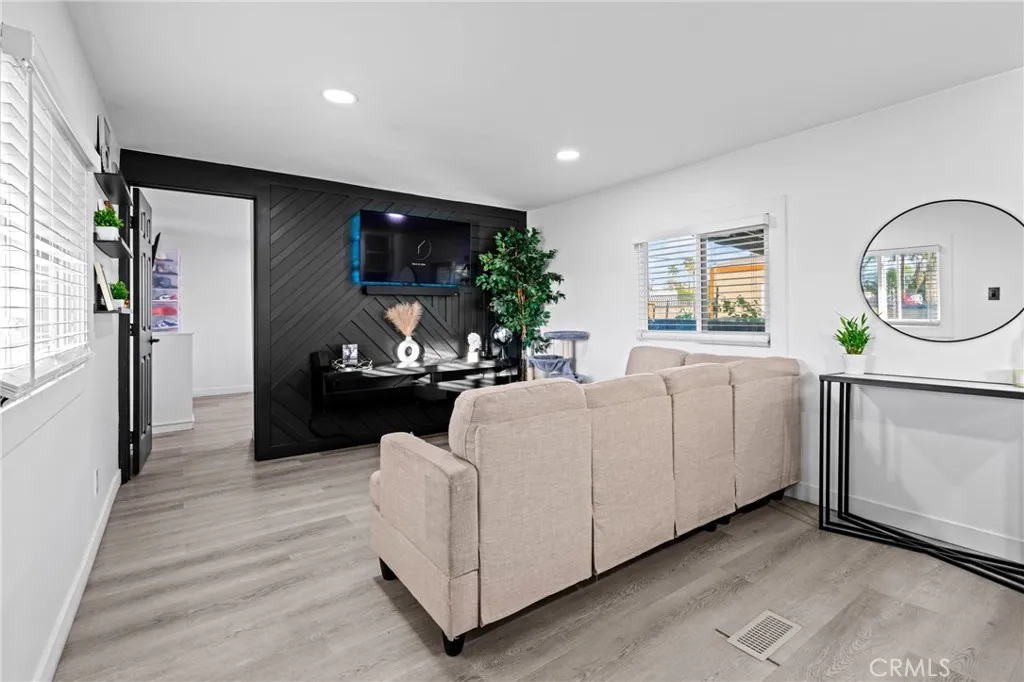 Additional image 15 of 3825 Crestmore Rd Unit 3825, Riverside, CA 92509