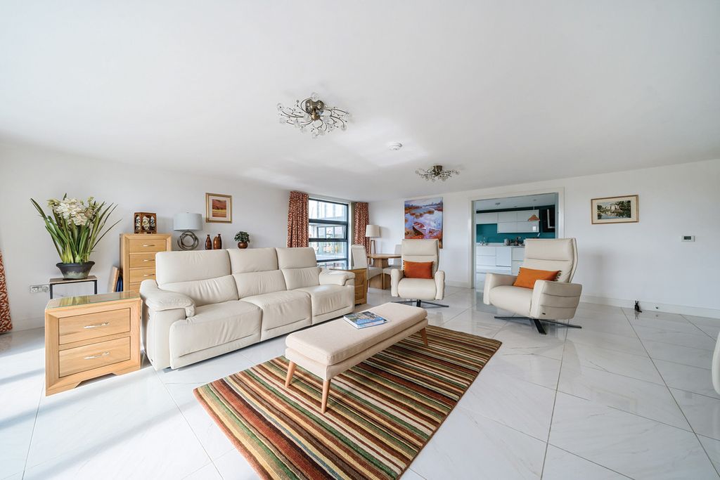 Additional image 20 of 3 bed flat for saleGreyfriars Avenue, Hereford HR4