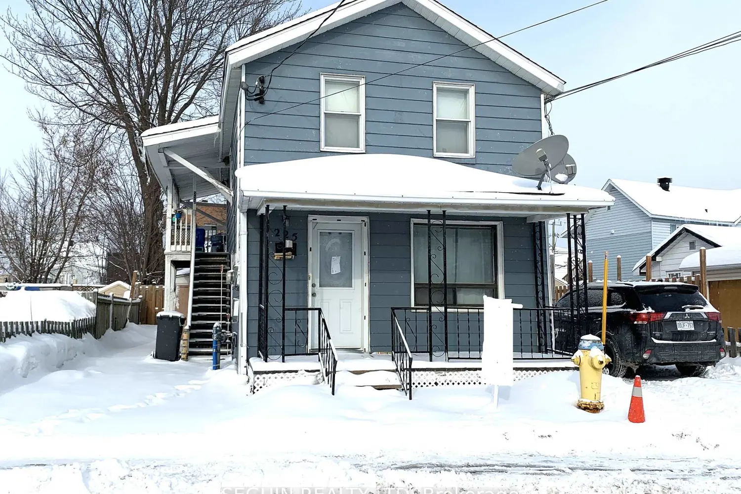 223-225 Higginson Street