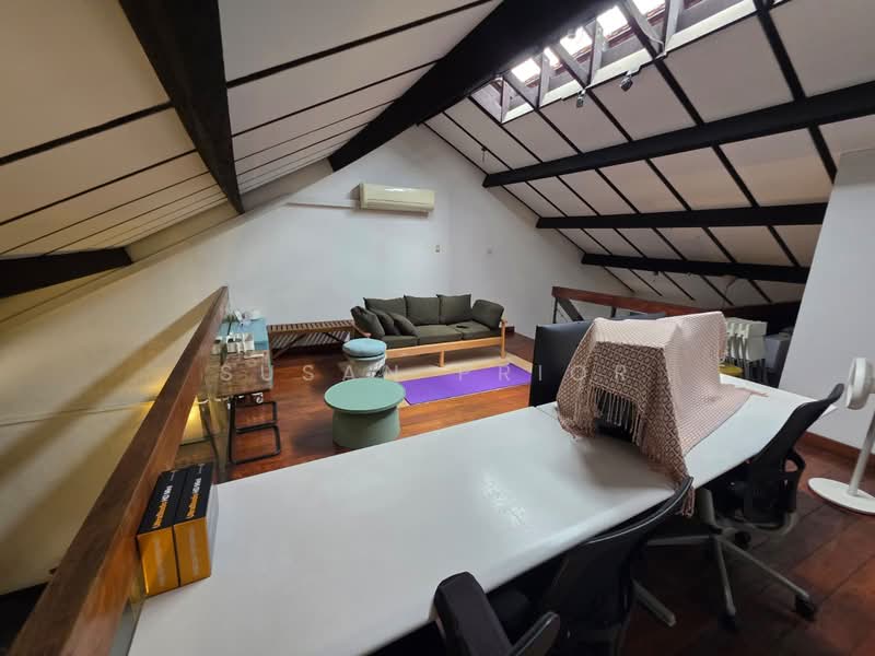 Additional image 18 of Nearby Emerald Hill Road