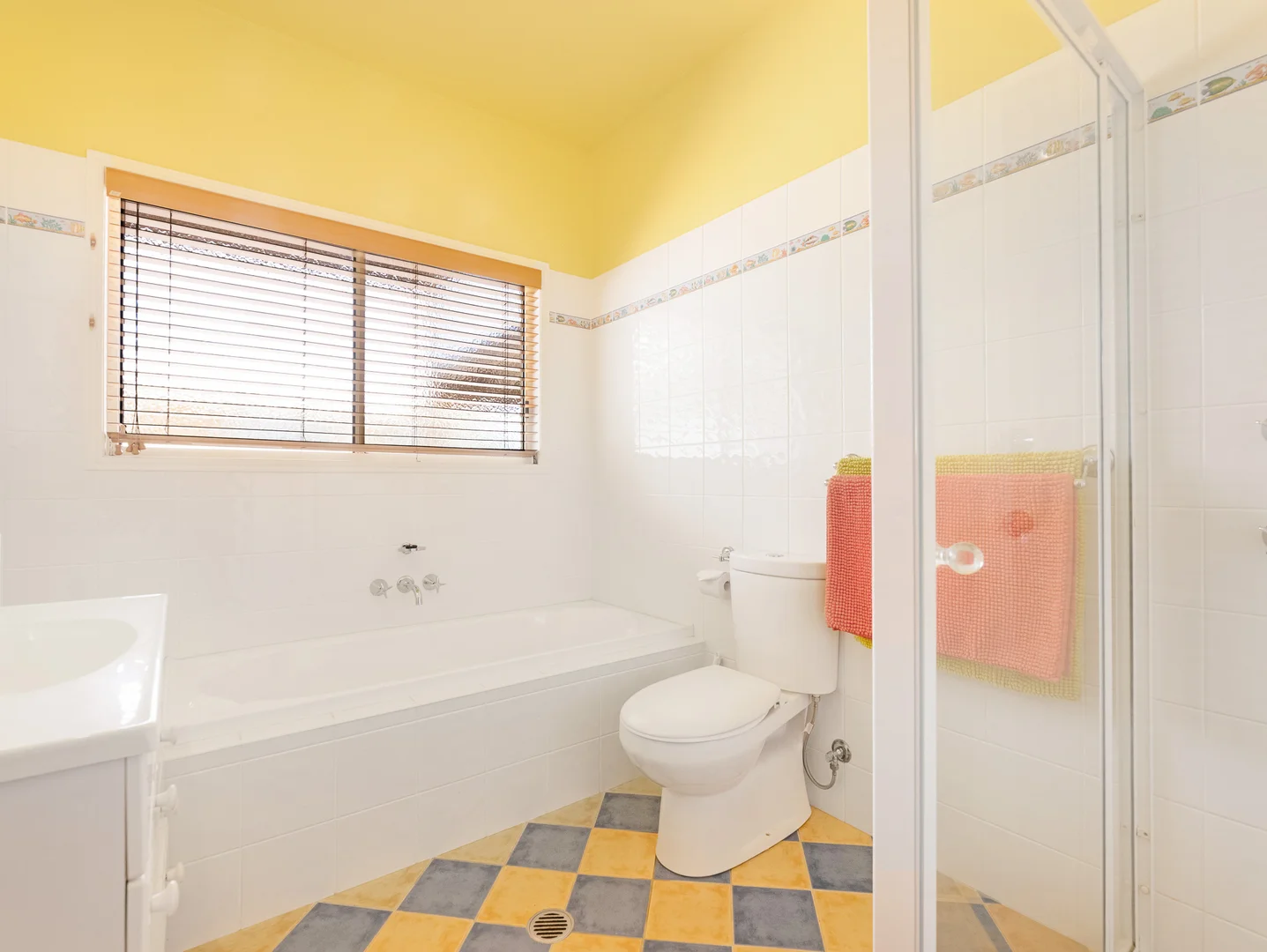 Additional image 11 of 506 Esplanade, Urangan QLD 4655