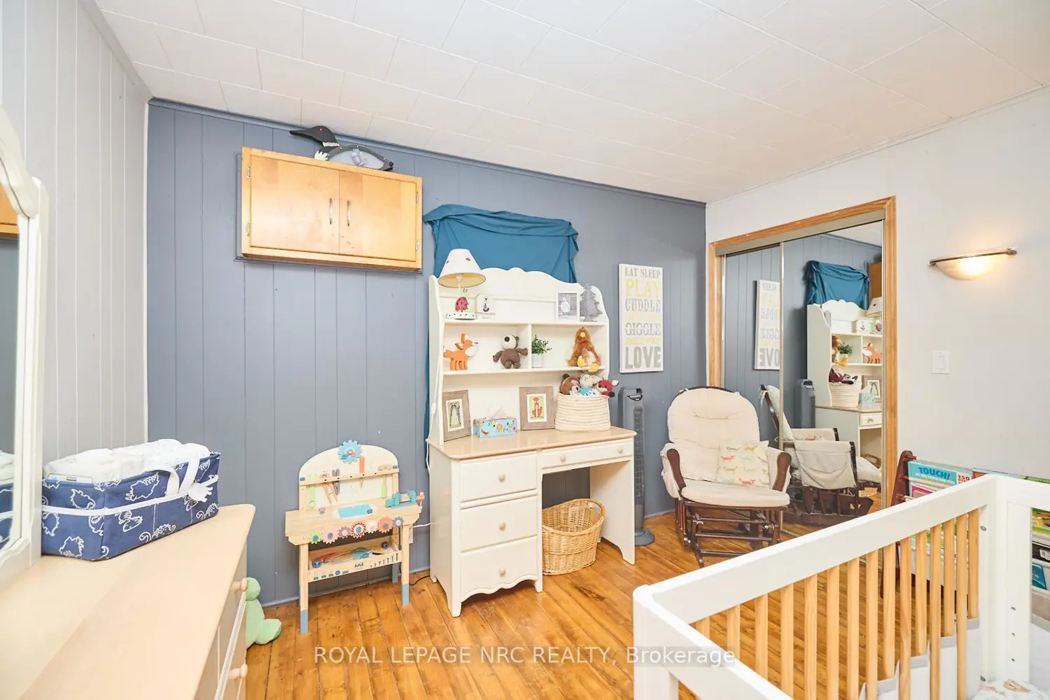 Additional image 10 of 48 Derner Line