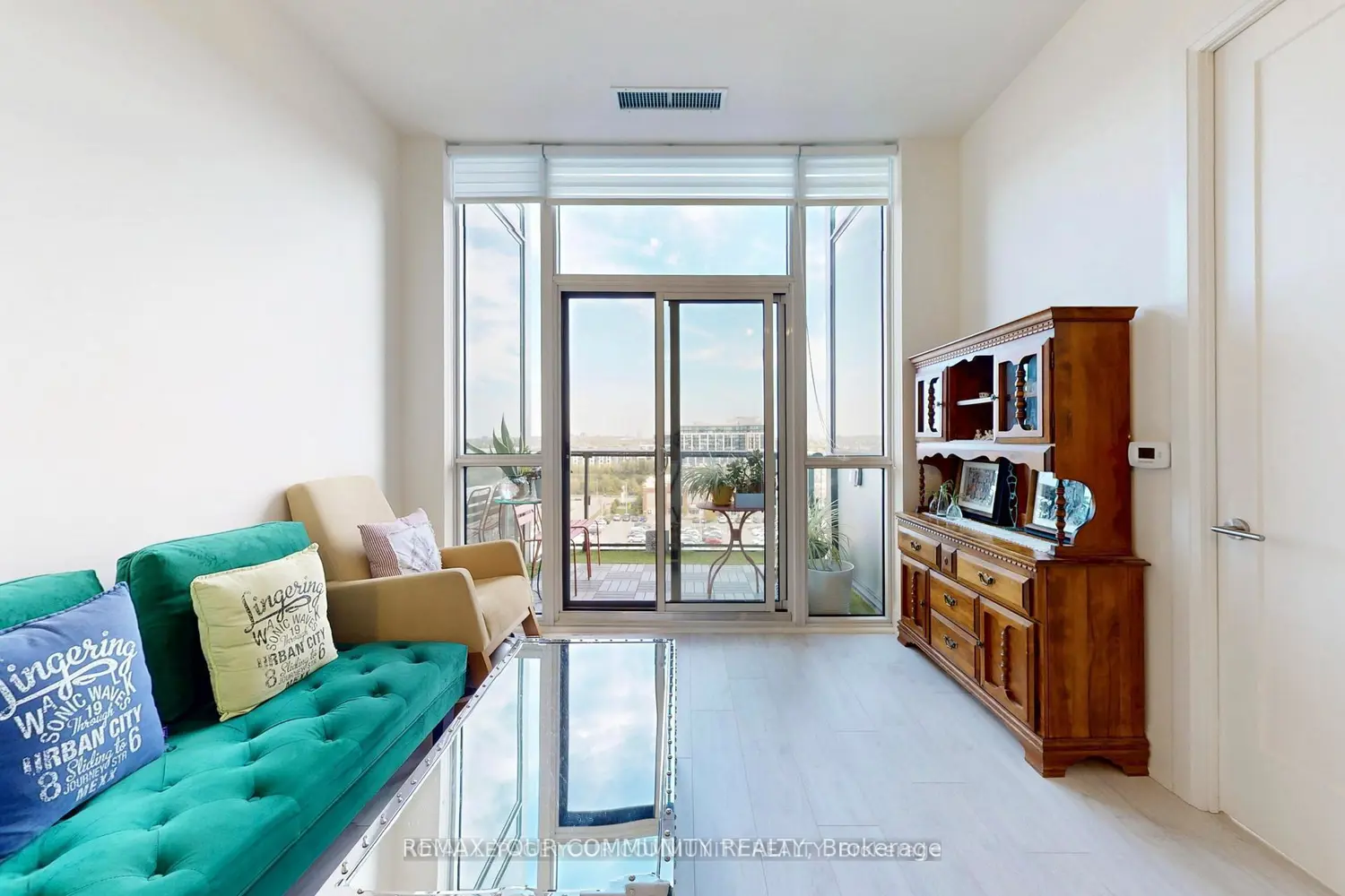 Additional image 3 of 509 Dundas Street 807