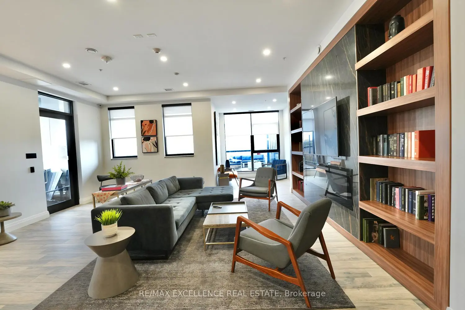 Additional image 8 of 181 King Street 1002