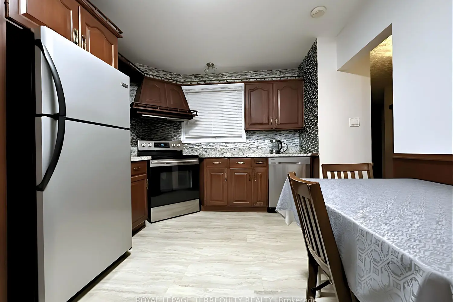 Additional image 8 of 1704 Oberon Crescent