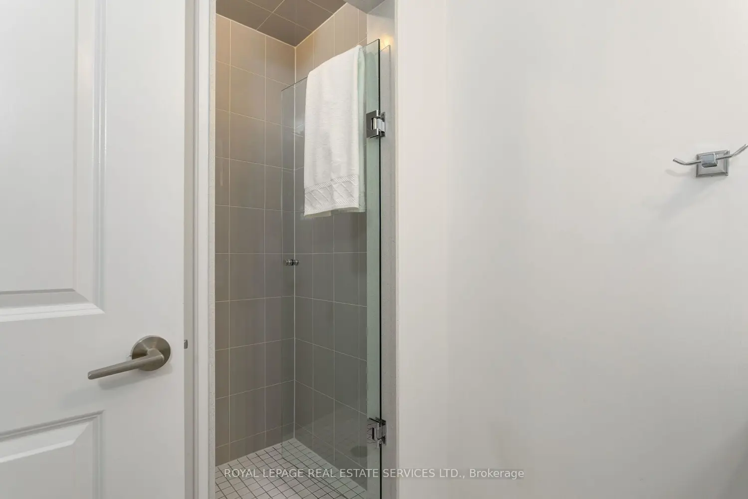 Additional image 14 of 2370 Khalsa Gate 212