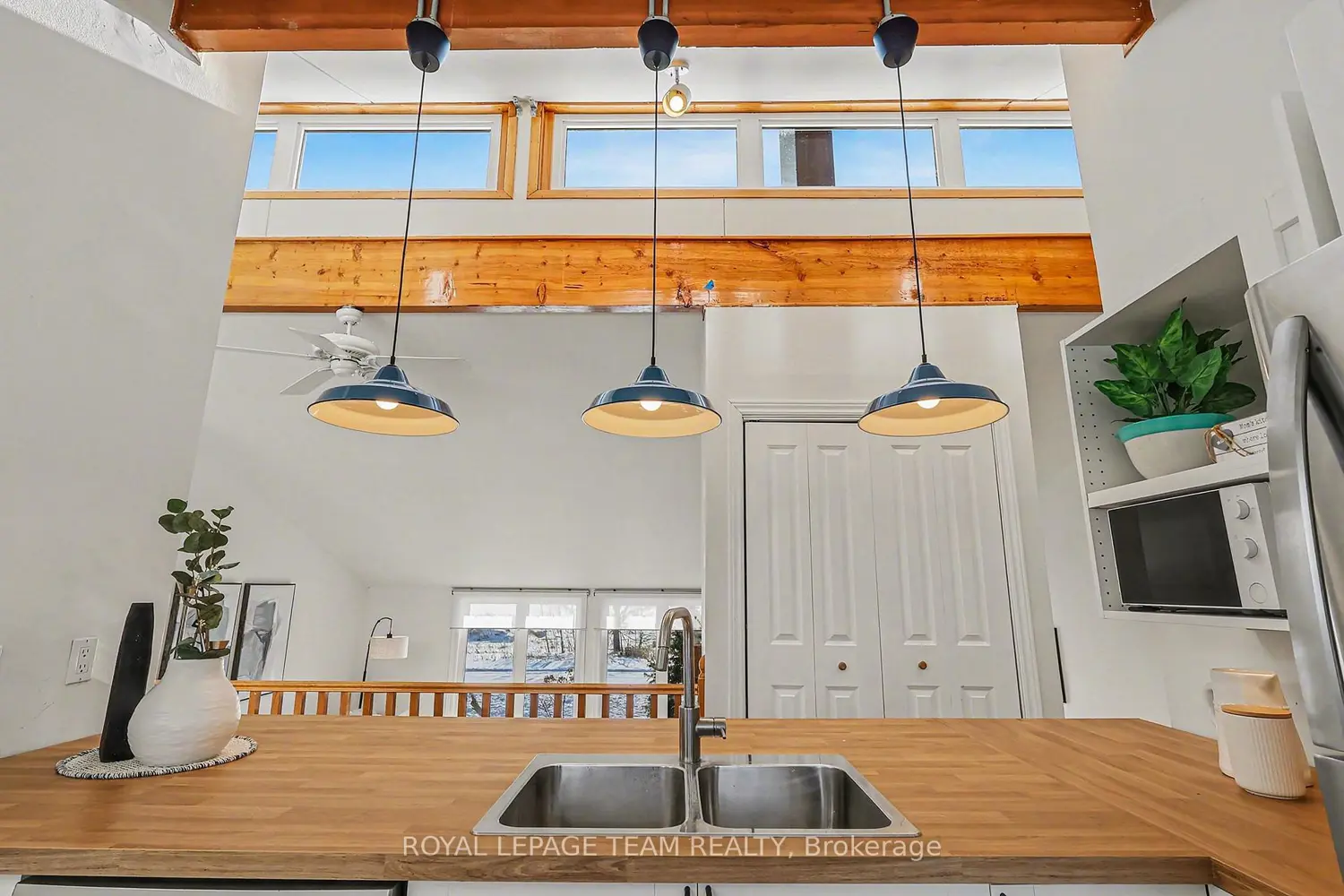 Additional image 7 of 237 Queen West Street