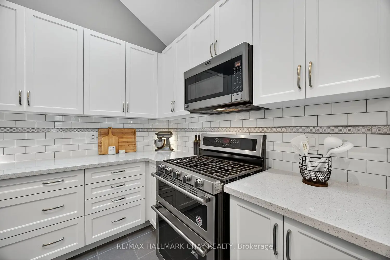 63 Summerhill Drive photo 3