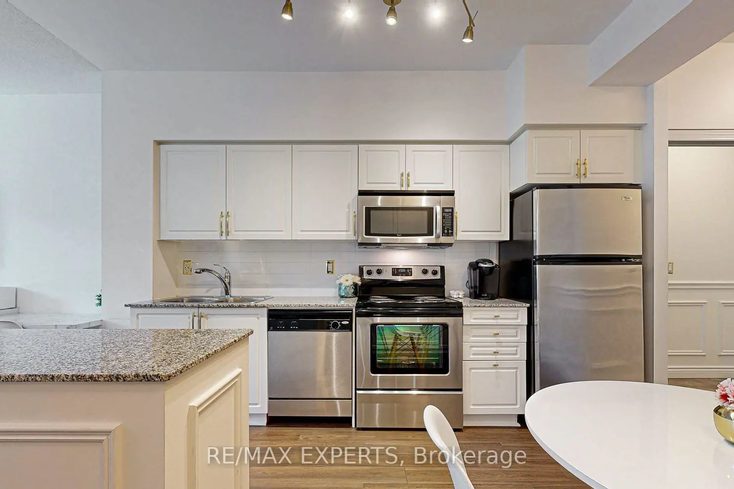 Additional image 11 of 209 Fort York Boulevard 355
