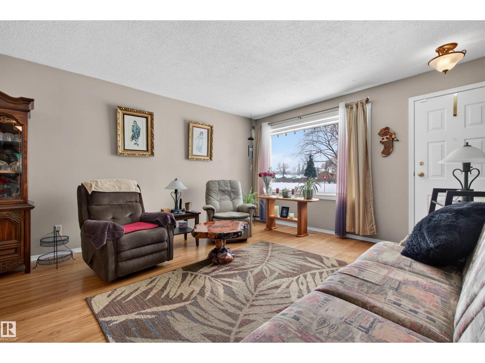 Additional image 3 of 16031 105 Avenue NW, Edmonton, AB, T5P0T8