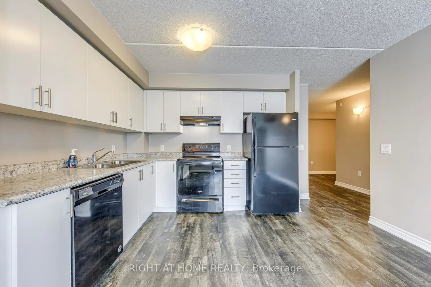 Additional image 5 of 716 Main Street 1007