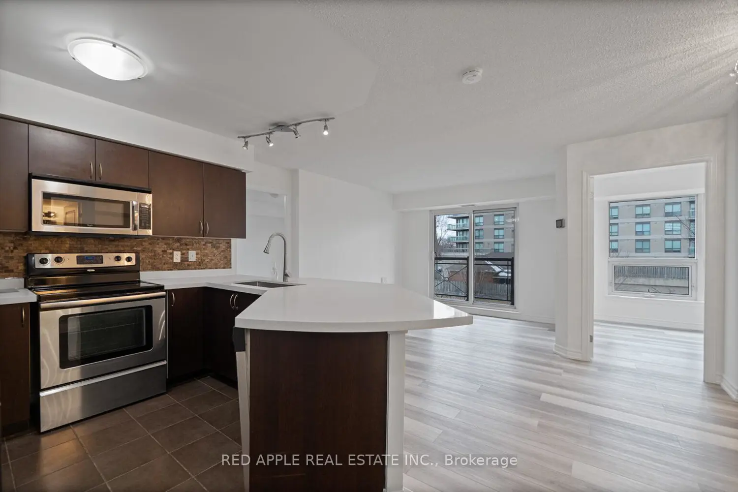 Additional image 3 of 872 Sheppard Avenue 213