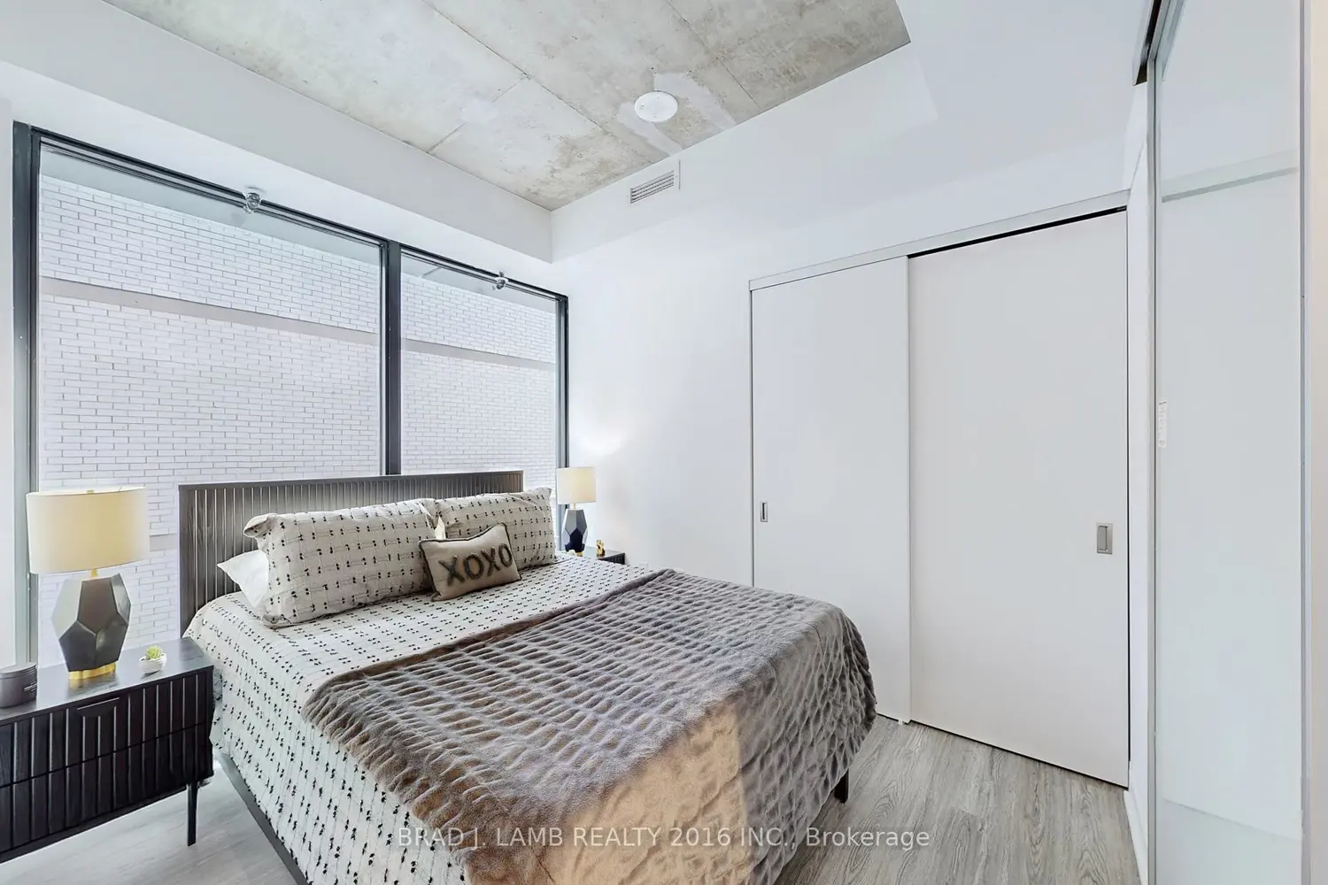 Additional image 4 of 195 Mccaul Street 1011