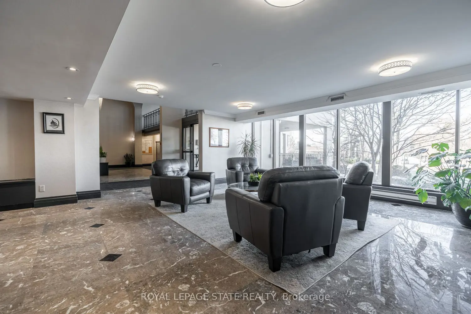 500 Green Road 1218 photo 2