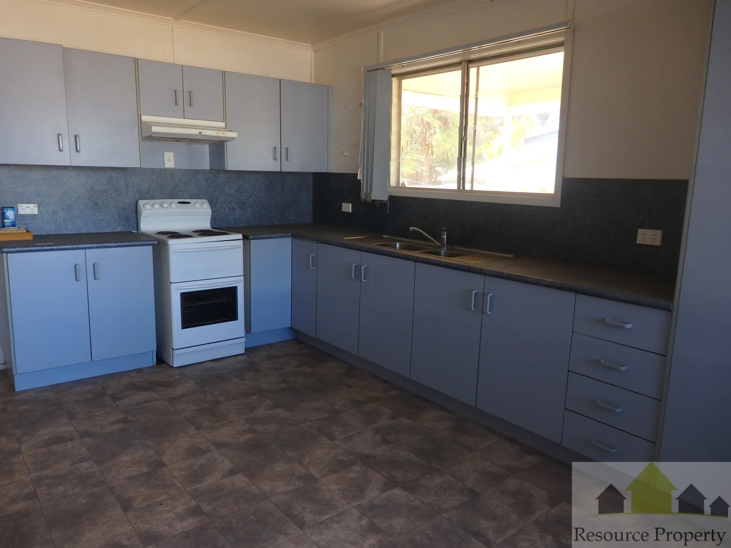 Additional image 2 of 28 Taurus Street, Blackwater QLD 4717