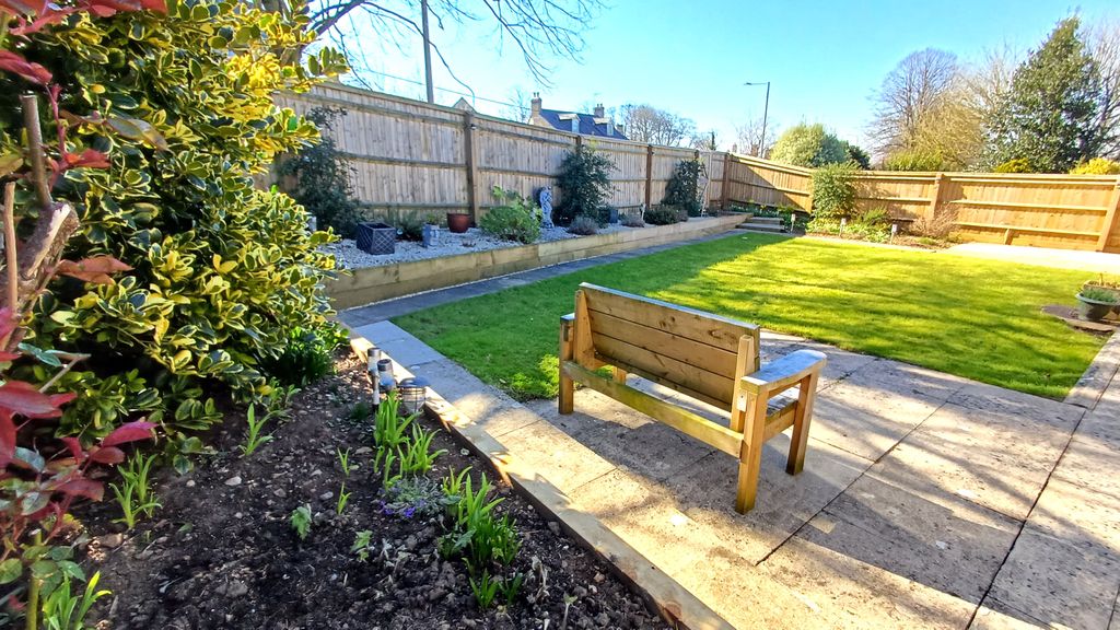 Additional image 3 of 2 bed detached bungalow for saleMarlborough Road, Chipping Norton OX7
