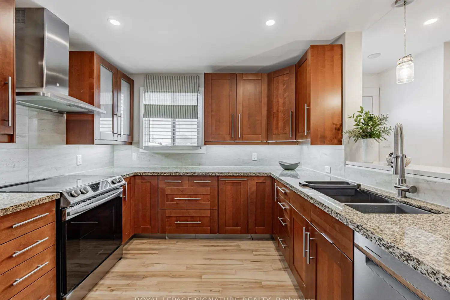 Additional image 5 of 706 Annland Street