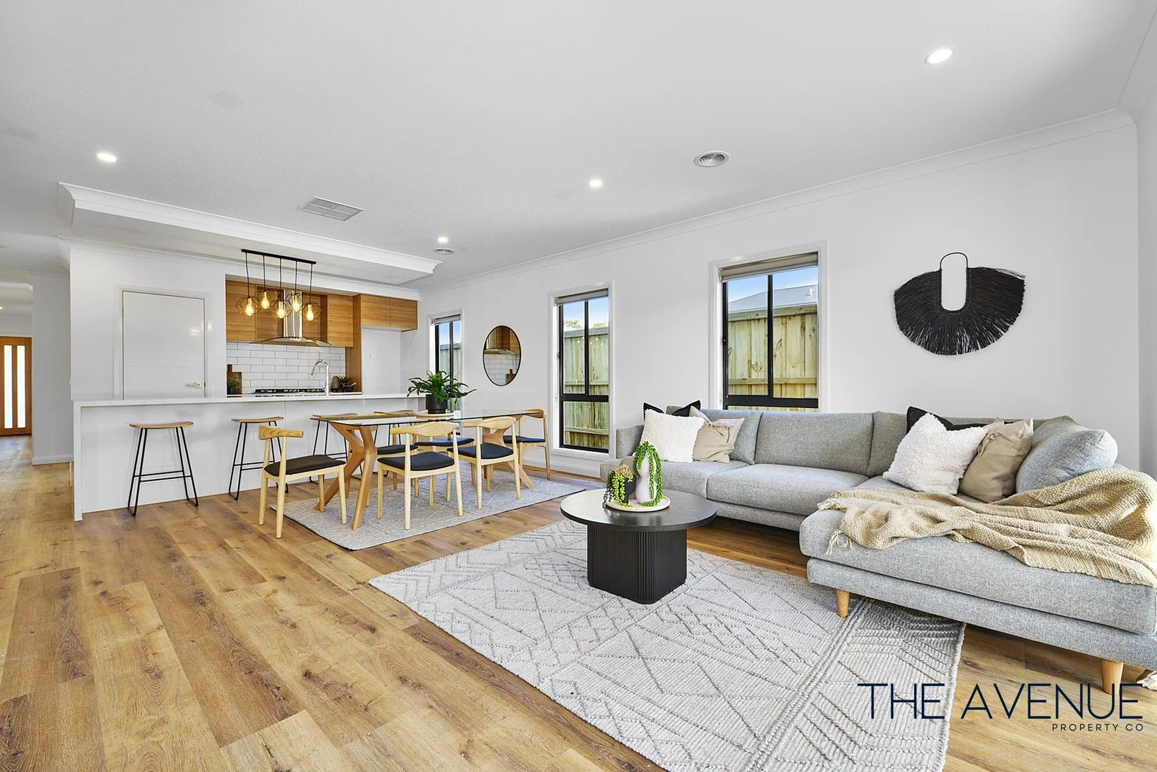 Additional image 2 of Officer VIC 3809