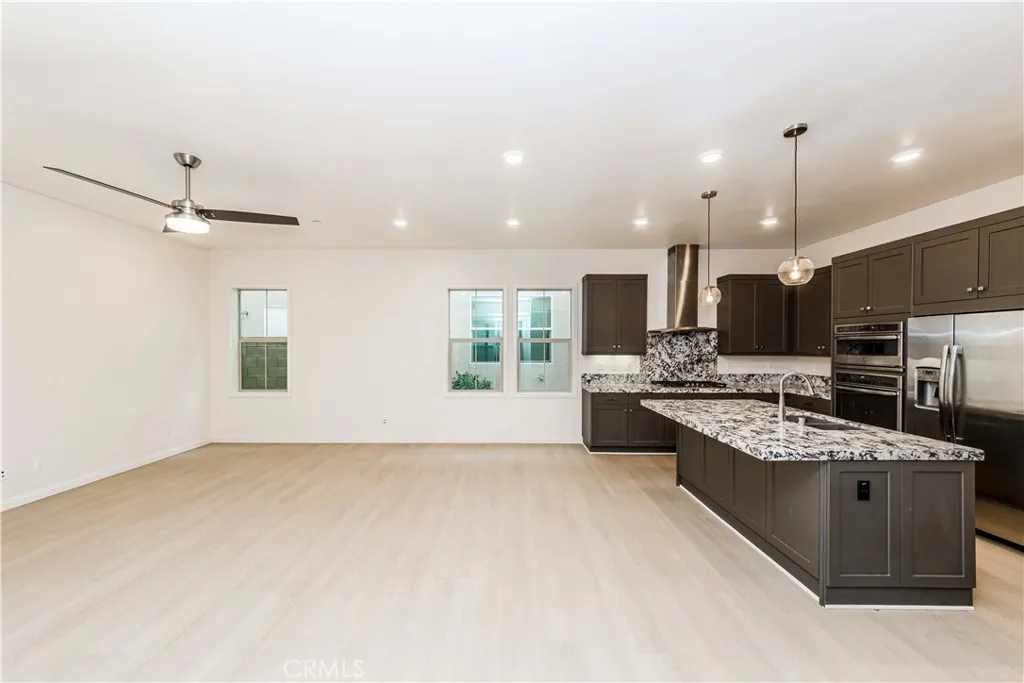 Additional image 72 of 191 Frame, Irvine, CA 92618