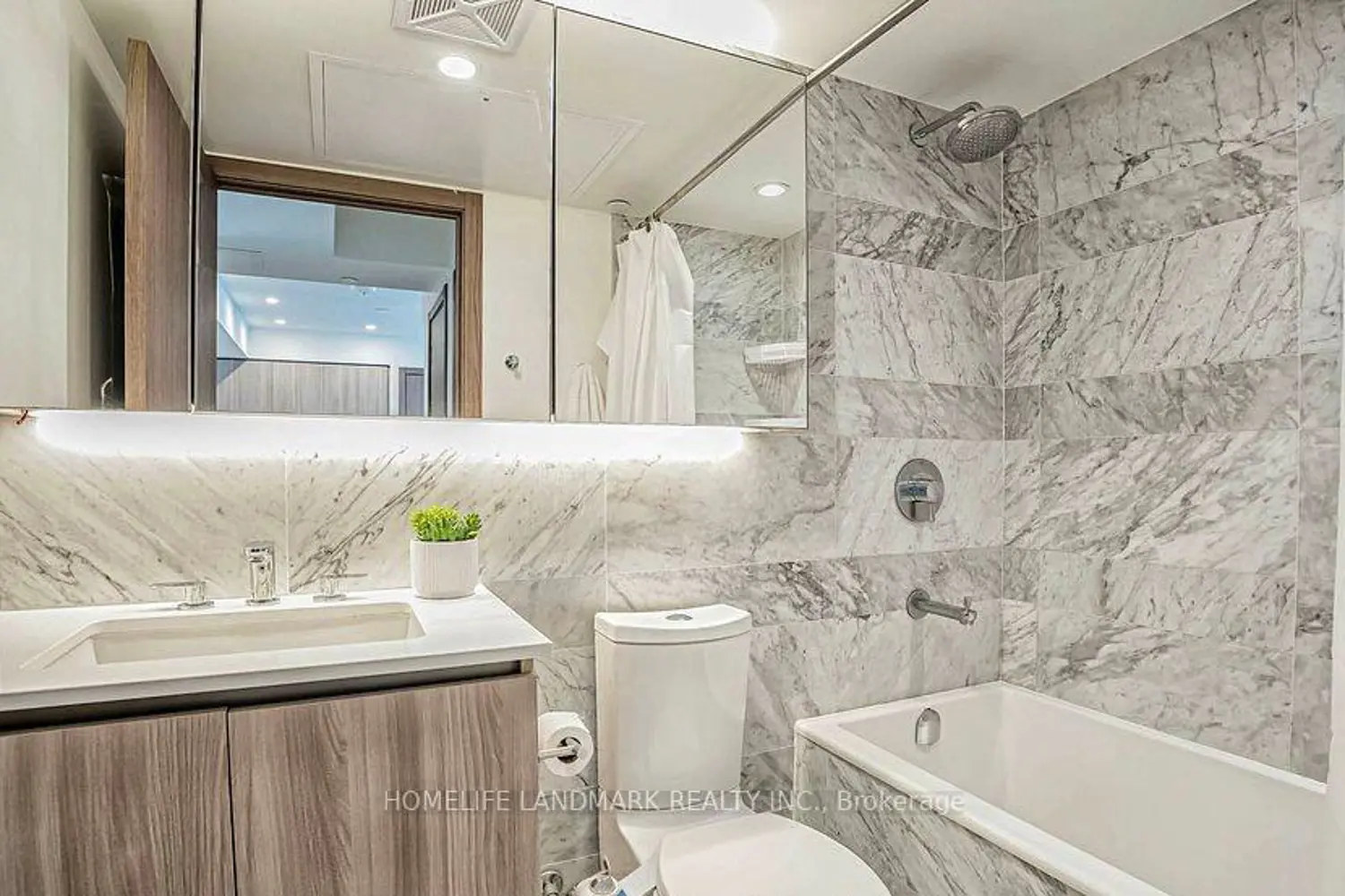Additional image 5 of 19 Bathurst Street 605