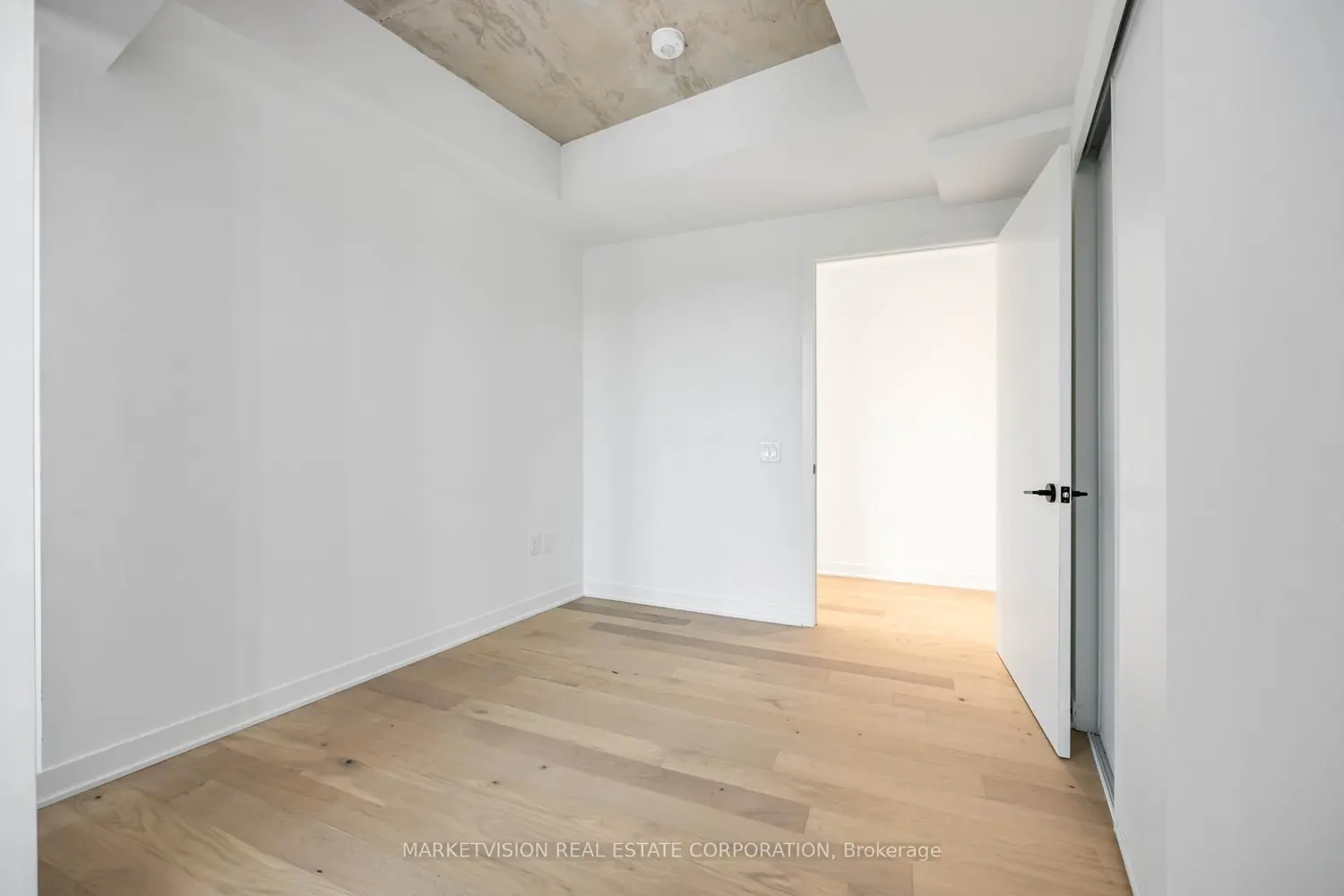 Additional image 9 of 2625 Dundas Street 417