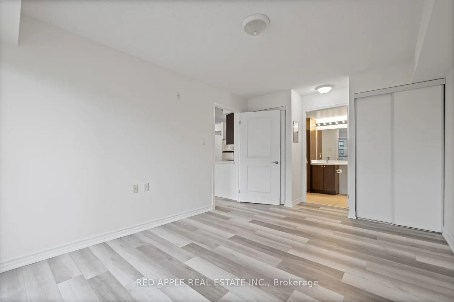 Additional image 7 of 872 Sheppard Avenue 213