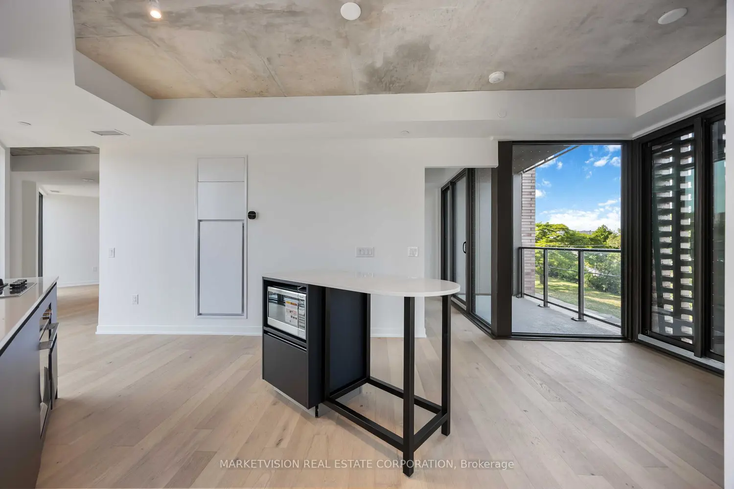 Additional image 9 of 2625 Dundas Street 414