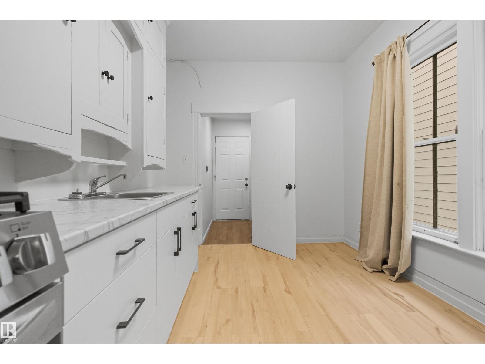 Additional image 2 of 9513 103 Avenue NW, Edmonton, AB, T5H0G8