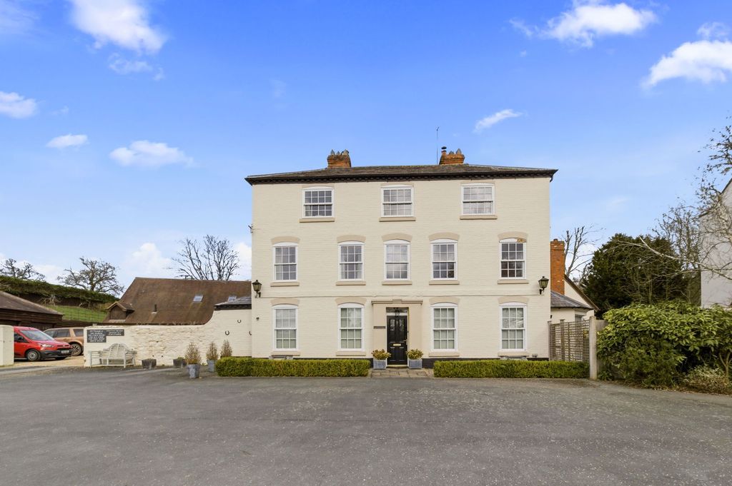 2 bed flat for saleStretton Grandison, Ledbury HR8