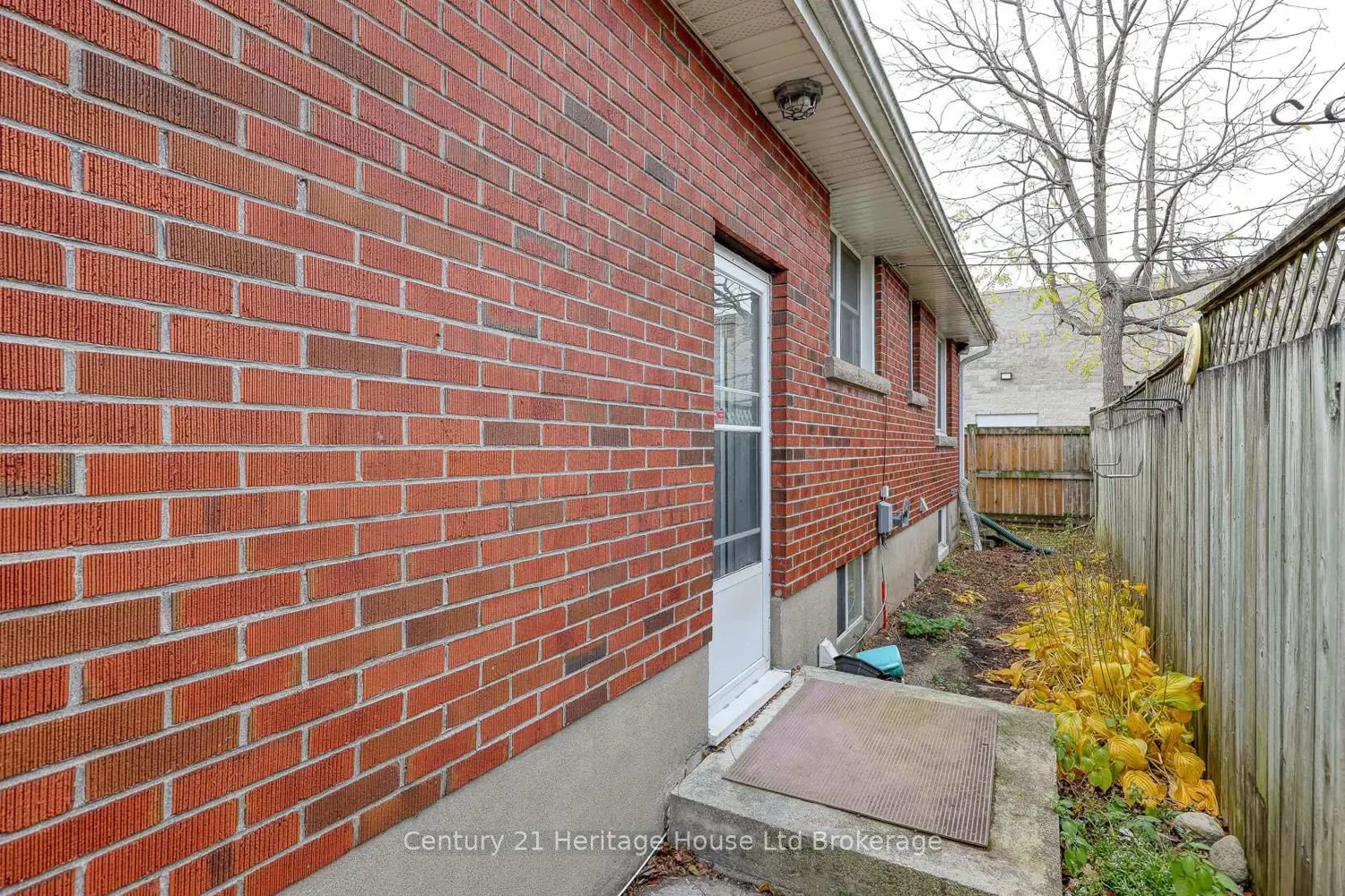 Additional image 8 of 719 Peel Street