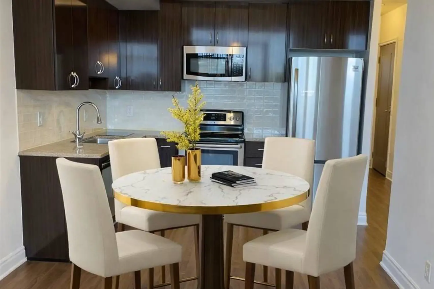 Additional image 3 of 7165 Yonge Street 1515